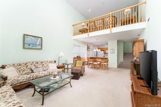 5 Robert Lane 5, Middle Island, NY 11953