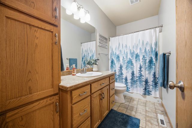 1268 39th Avenue S, Moorhead, MN 56560