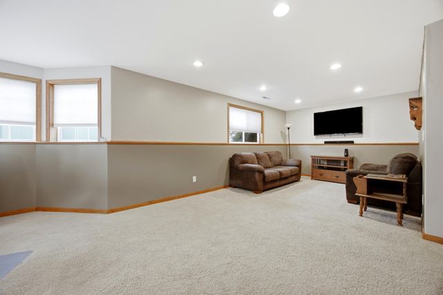 1268 39th Avenue S, Moorhead, MN 56560