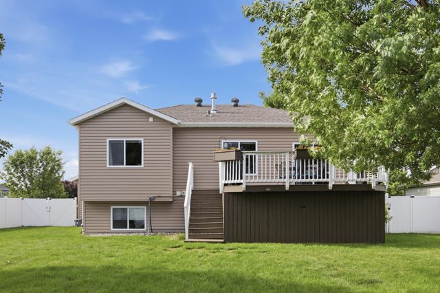 1268 39th Avenue S, Moorhead, MN 56560