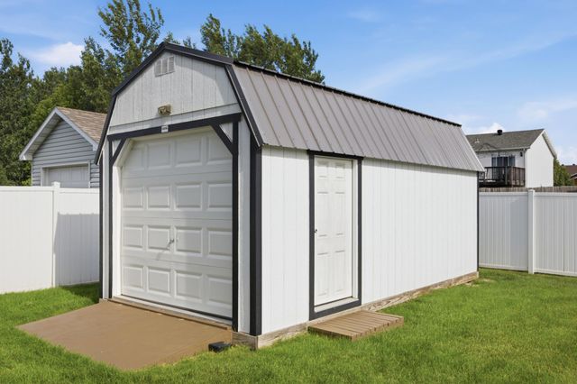 1268 39th Avenue S, Moorhead, MN 56560