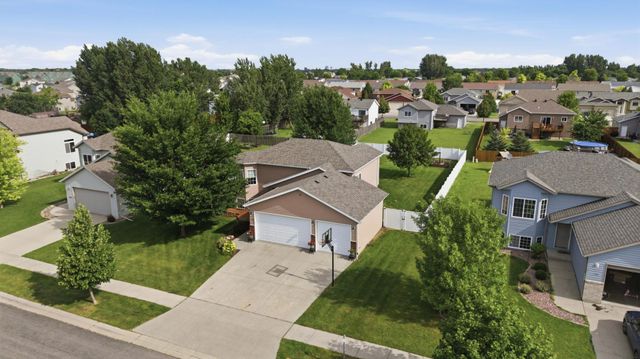 1268 39th Avenue S, Moorhead, MN 56560
