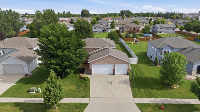 1268 39th Avenue S, Moorhead, MN 56560