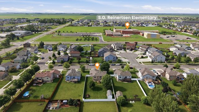 1268 39th Avenue S, Moorhead, MN 56560