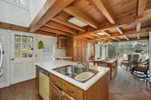 83 Governor Wentworth Highway, Tuftonboro, NH 03894
