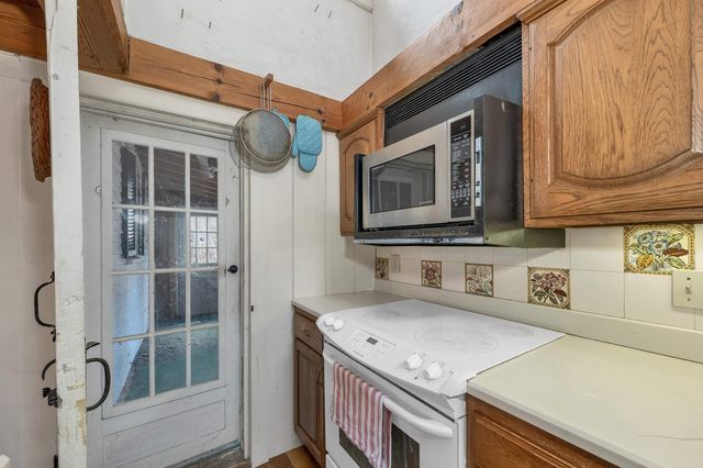 83 Governor Wentworth Highway, Tuftonboro, NH 03894