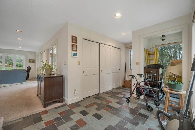 83 Governor Wentworth Highway, Tuftonboro, NH 03894