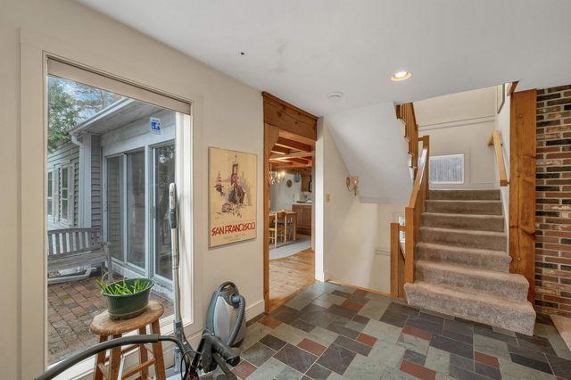 83 Governor Wentworth Highway, Tuftonboro, NH 03894