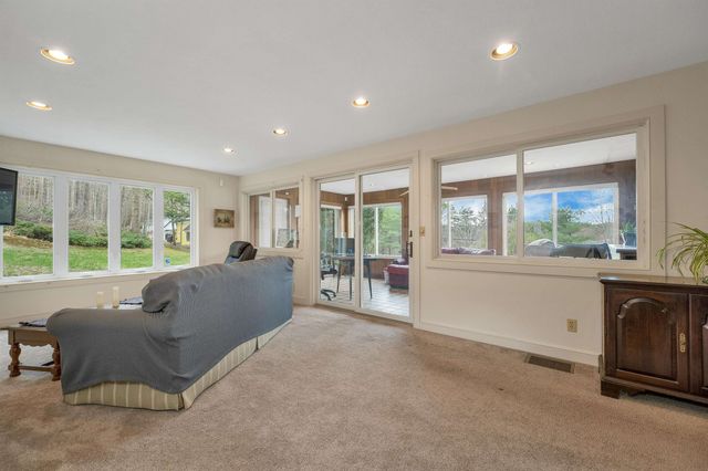 83 Governor Wentworth Highway, Tuftonboro, NH 03894