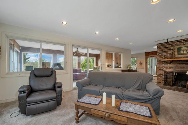 83 Governor Wentworth Highway, Tuftonboro, NH 03894