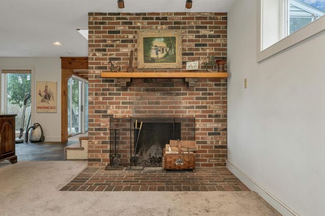 83 Governor Wentworth Highway, Tuftonboro, NH 03894