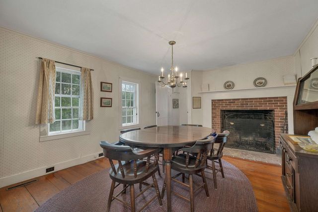 83 Governor Wentworth Highway, Tuftonboro, NH 03894