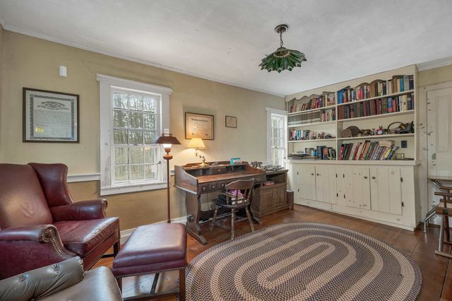 83 Governor Wentworth Highway, Tuftonboro, NH 03894