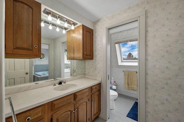 83 Governor Wentworth Highway, Tuftonboro, NH 03894