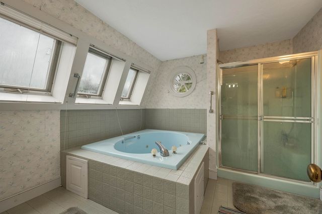 83 Governor Wentworth Highway, Tuftonboro, NH 03894