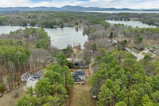 83 Governor Wentworth Highway, Tuftonboro, NH 03894