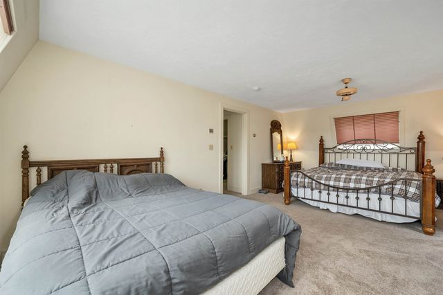 83 Governor Wentworth Highway, Tuftonboro, NH 03894