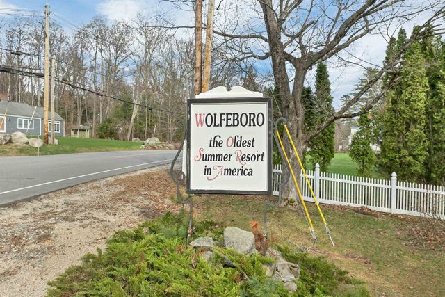 83 Governor Wentworth Highway, Tuftonboro, NH 03894
