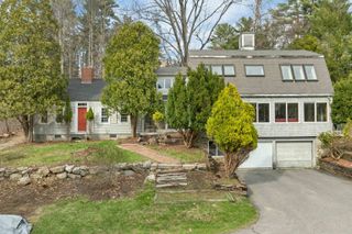 83 Governor Wentworth Highway, Tuftonboro, NH 03894