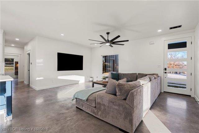 803 Rockside Drive, Greenwood, AR 72936