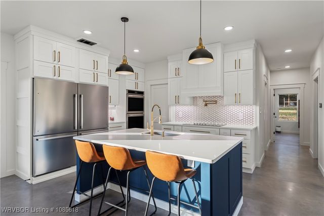 803 Rockside Drive, Greenwood, AR 72936