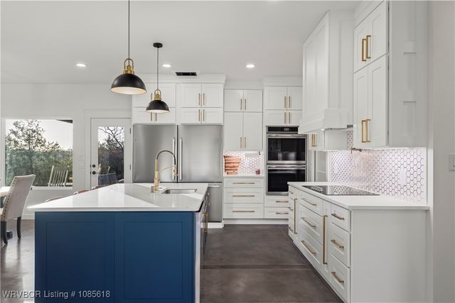 803 Rockside Drive, Greenwood, AR 72936