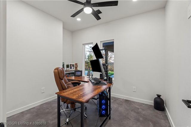 803 Rockside Drive, Greenwood, AR 72936