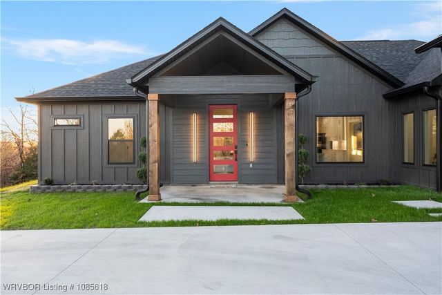 803 Rockside Drive, Greenwood, AR 72936