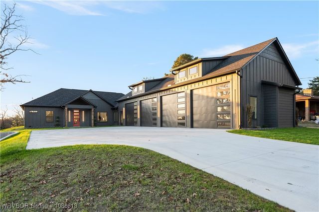 803 Rockside Drive, Greenwood, AR 72936