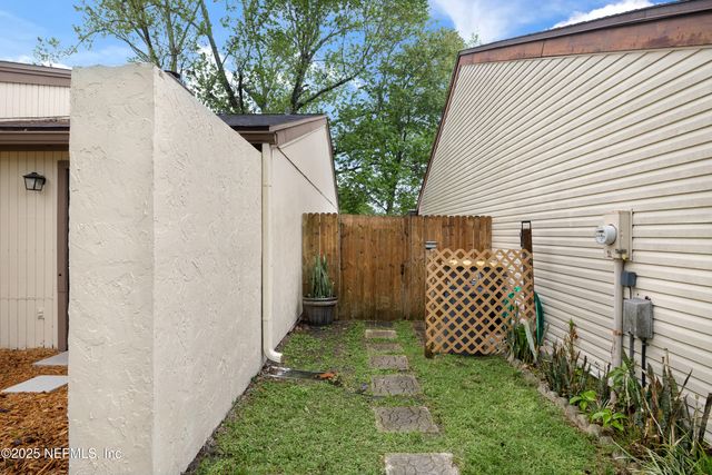 8324 MEADOW BEND Court, Jacksonville, FL 32244
