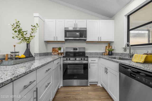 8324 MEADOW BEND Court, Jacksonville, FL 32244