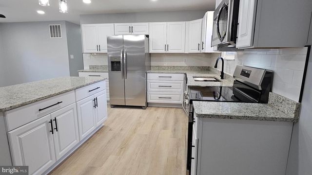 712 WHITE SANDS DR, Lusby, MD 20657