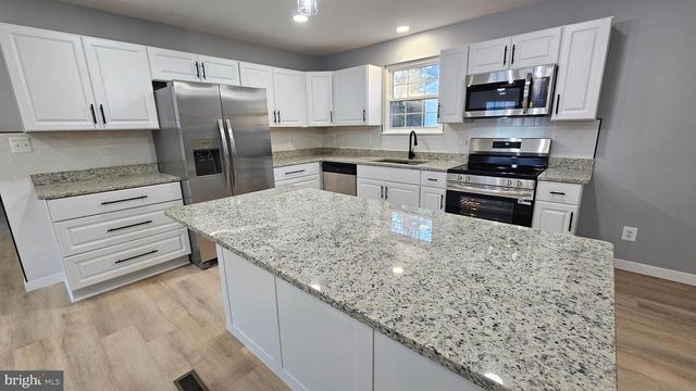 712 WHITE SANDS DR, Lusby, MD 20657