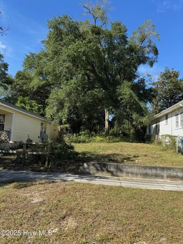 816 S 7th Street, Wilmington, NC 28401