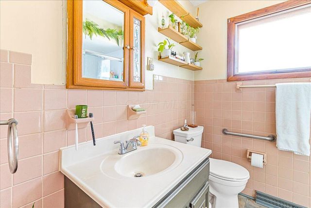 201 Laverne Drive, Newark, OH 43055