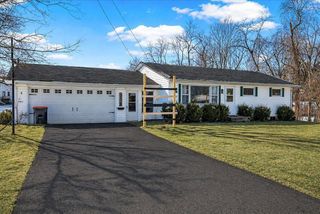 201 Laverne Drive, Newark, OH 43055