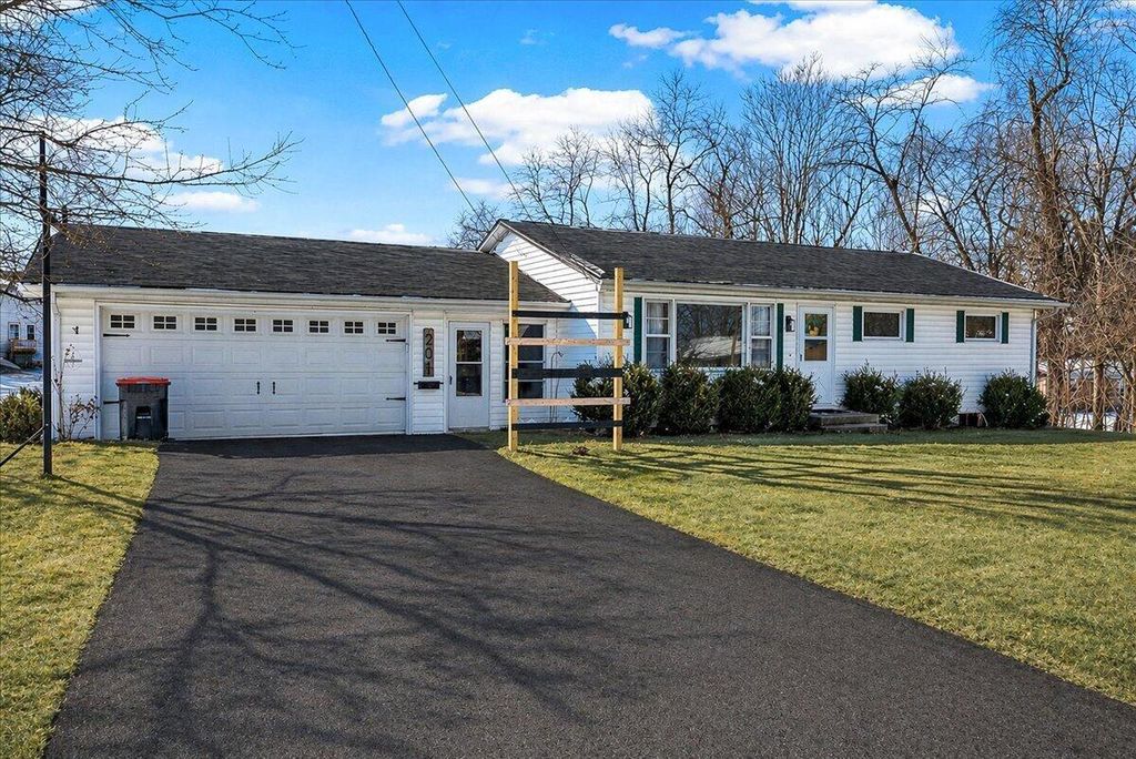 201 Laverne Drive, Newark, OH 43055