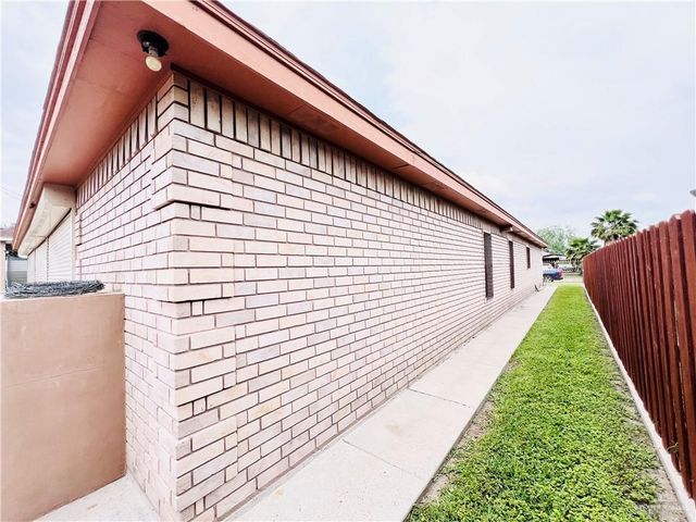 221 N Moorefield Road, Mission, TX 78572