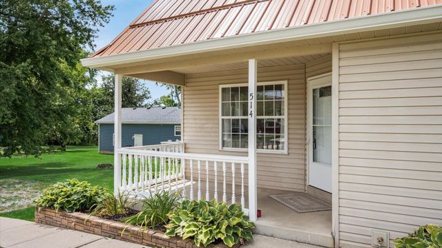 514 Zanesville Avenue, Thornville, OH 43076