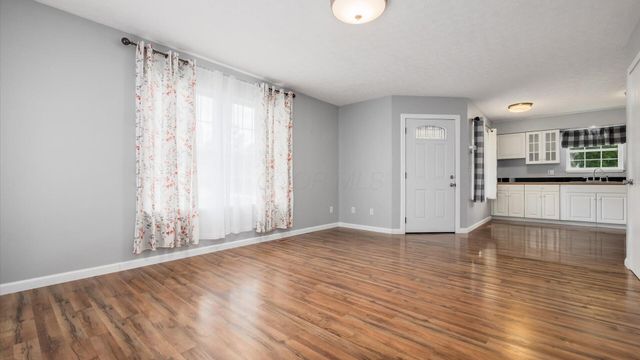 514 Zanesville Avenue, Thornville, OH 43076