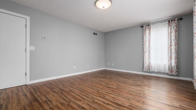 514 Zanesville Avenue, Thornville, OH 43076
