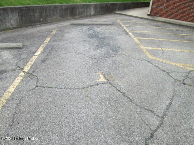 1827 Bashford Manor Ln APT 1, Louisville, KY 40218