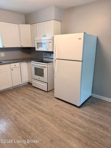 1827 Bashford Manor Ln APT 1, Louisville, KY 40218