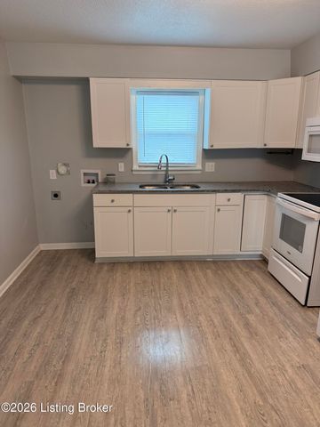 1827 Bashford Manor Ln APT 1, Louisville, KY 40218