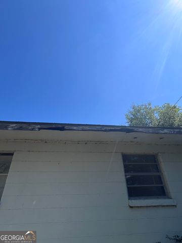 211 E Banks Street, Glennville, GA 30427