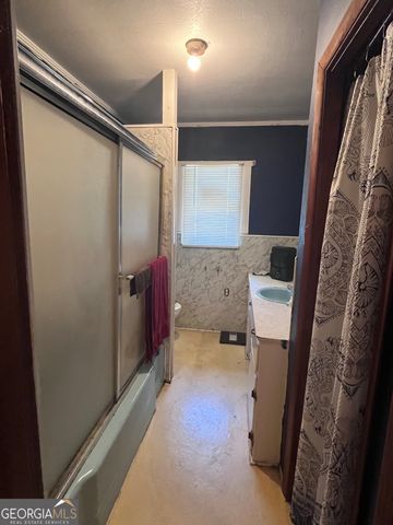211 E Banks Street, Glennville, GA 30427