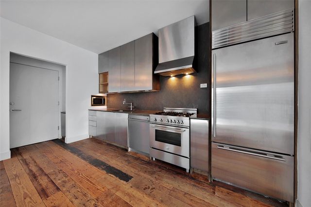 226 W 25th, Houston, TX 77008