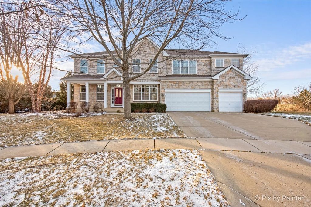 Image 1 of property listing at 7 Birchwood Court, Lake In The Hills, IL 60156