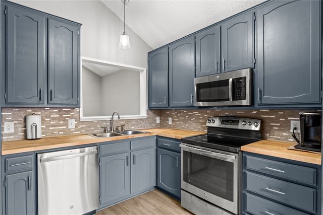 10705 Tall Oak Drive, Fort Worth, TX 76108