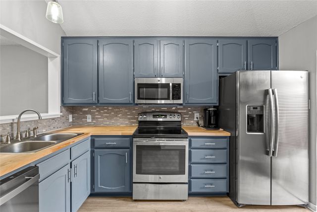 10705 Tall Oak Drive, Fort Worth, TX 76108